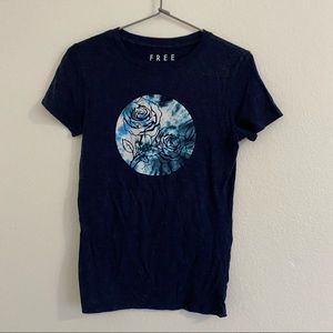 blue t shirt